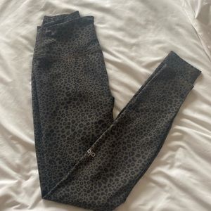 Super cute cheetah pattern ALO leggings.